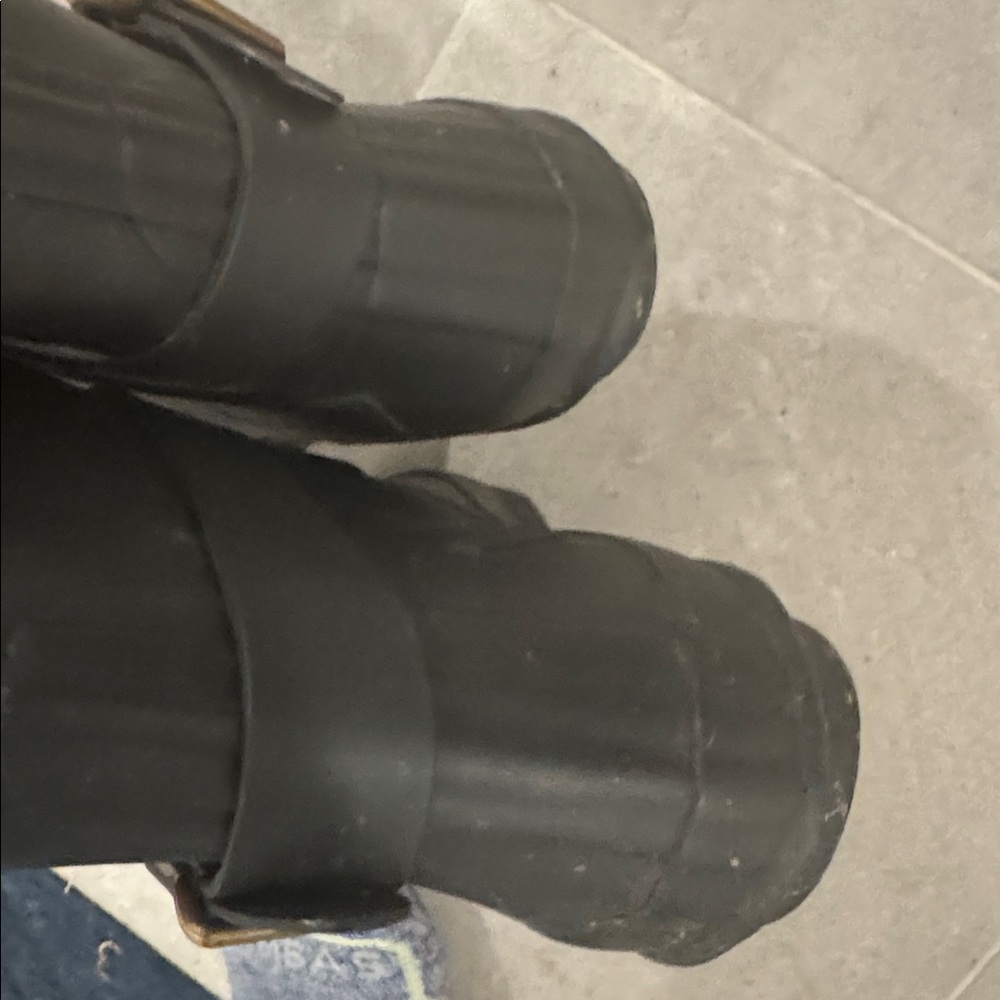 Burberry rain boots - Picture 10 of 11
